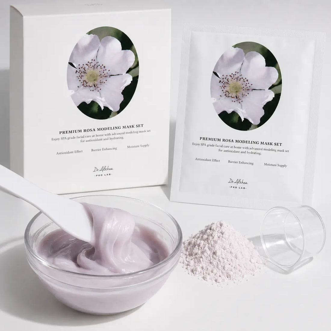 Feines Puder, das sich zu einem dickflüssigen, glänzenden Rosenlila-Gel vermischt und flexibel aushärtet