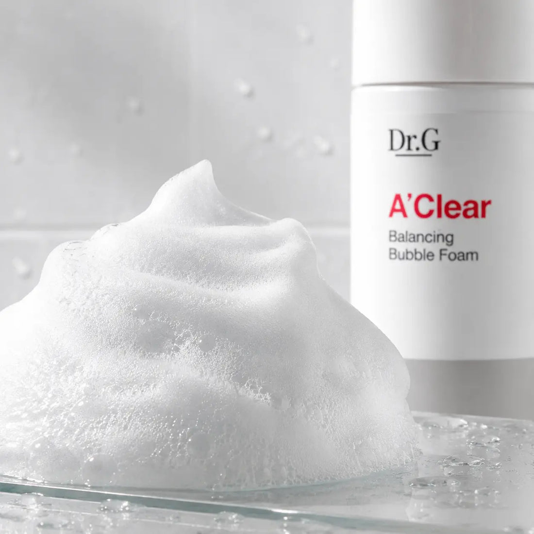Dense fine white micro-foam with a clean balanced finish