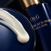 Macro view of the silky fluid ivory emulsion texture