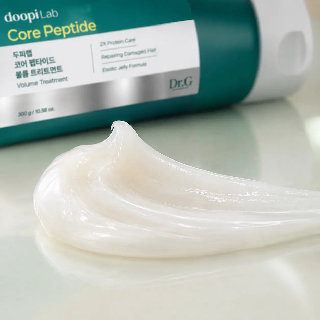 Pearly jelly-cream texture of Dr.G DoopiLab Core Peptide Treatment