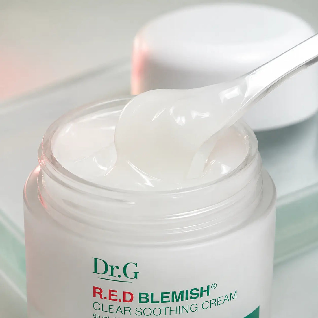 Translucent milky gel-cream with a fresh low-grease finish