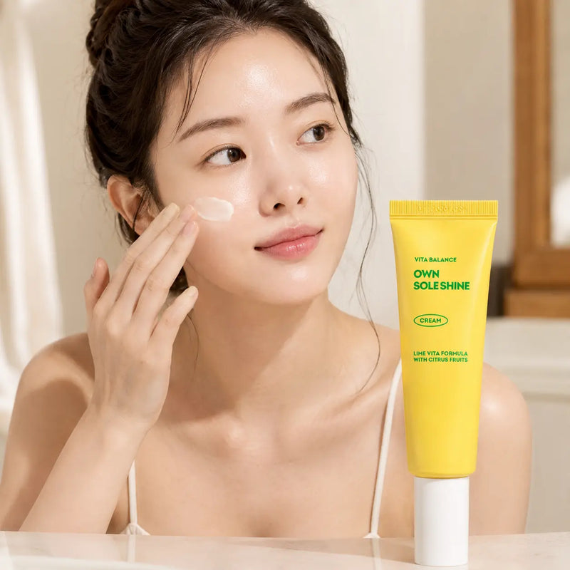 Model applying EUNYUL Vita Balance Own Sole Shine Facial Cream