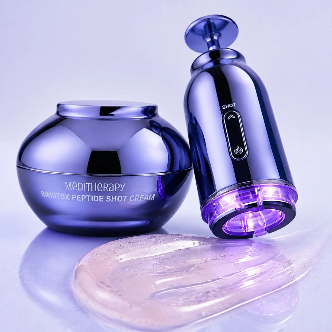 Translucent cushiony cream-gel with a glossy hydrated finish
