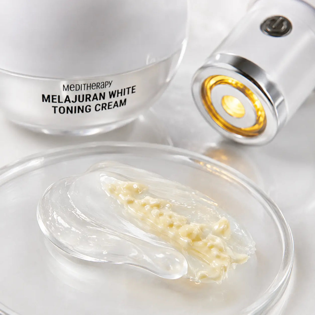Clear gel with pale-yellow cream capsules; fresh, softly moisturized finish
