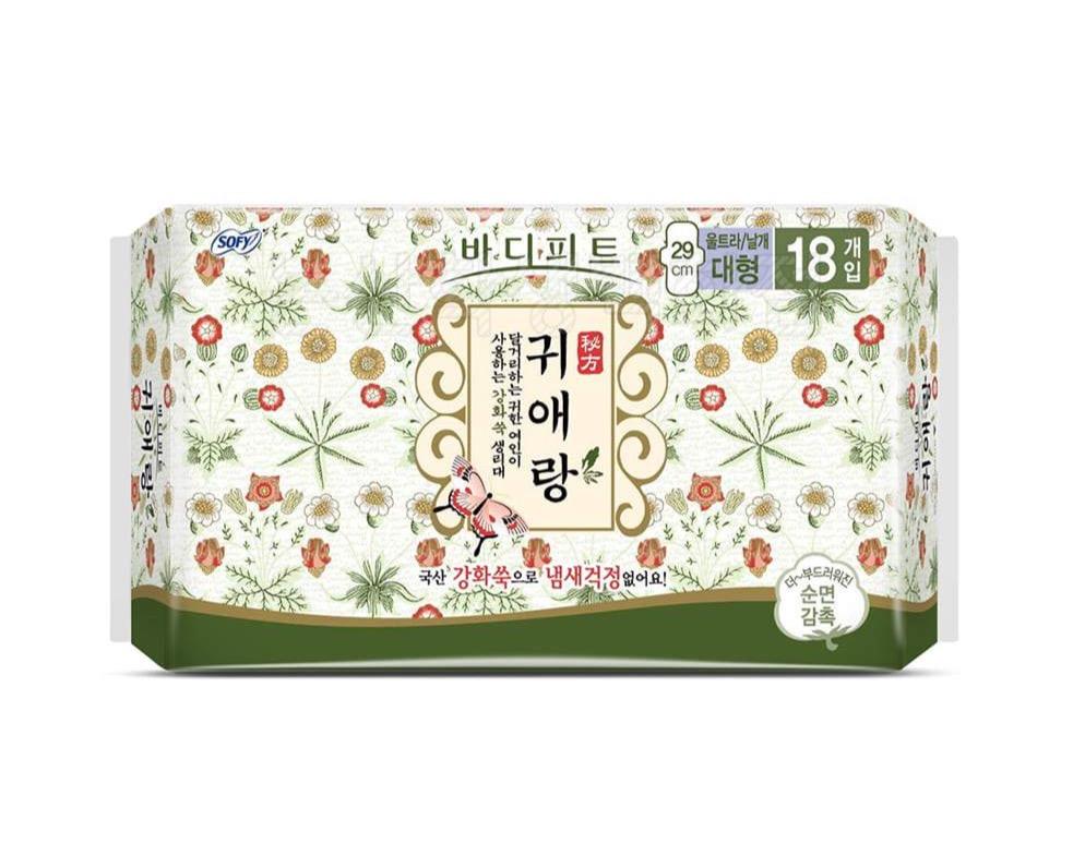 ProtoClinical k-beauty [Sofy Body Fit] Guierang Sanitary Pad (Large 29cm) 18 Pads sanitary pad bag packshot in green and white packaging on a light background