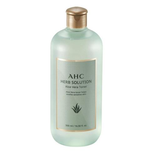 ProtoClinical k-beauty AHC Herb Solution Toner, Aloe Vera 500ml single upright green toner bottle centered on a white background with soft pink and blue side shading