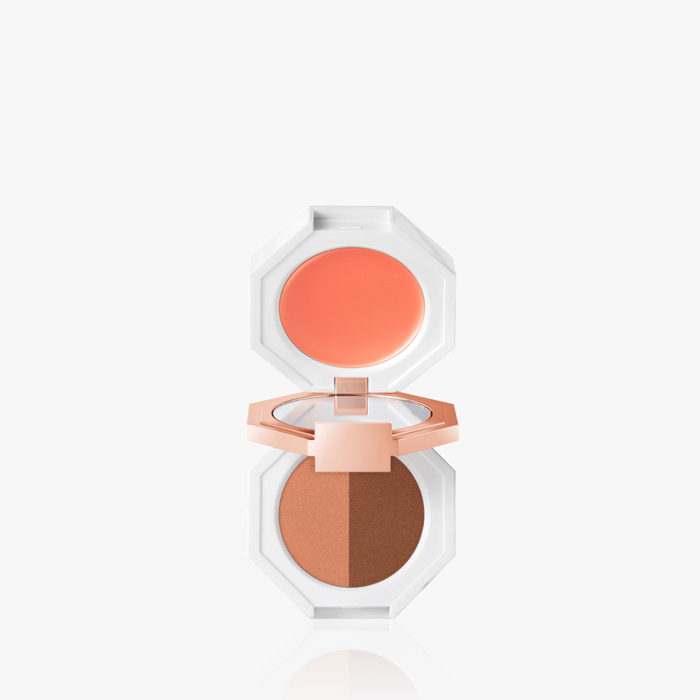ProtoClinical k-beauty beauty close-up with a centered vertical form on a pale background in soft mauve tones.