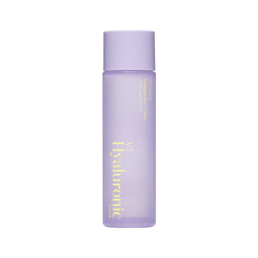 ProtoClinical k-beauty It'S SKIN V7 Hyaluronic Toner 150ml in a single lavender bottle centered upright on a white background with soft beige side accents.
