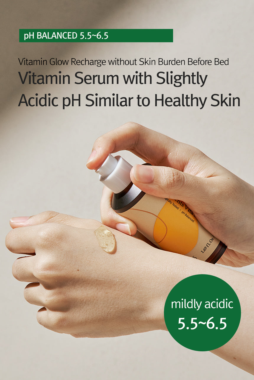 ProtoClinical k-beauty 12GRABS: 10 Elements Vita Serum (50ml) hands holding an amber pump bottle with a gel serum swatch and green pH badge on a beige background