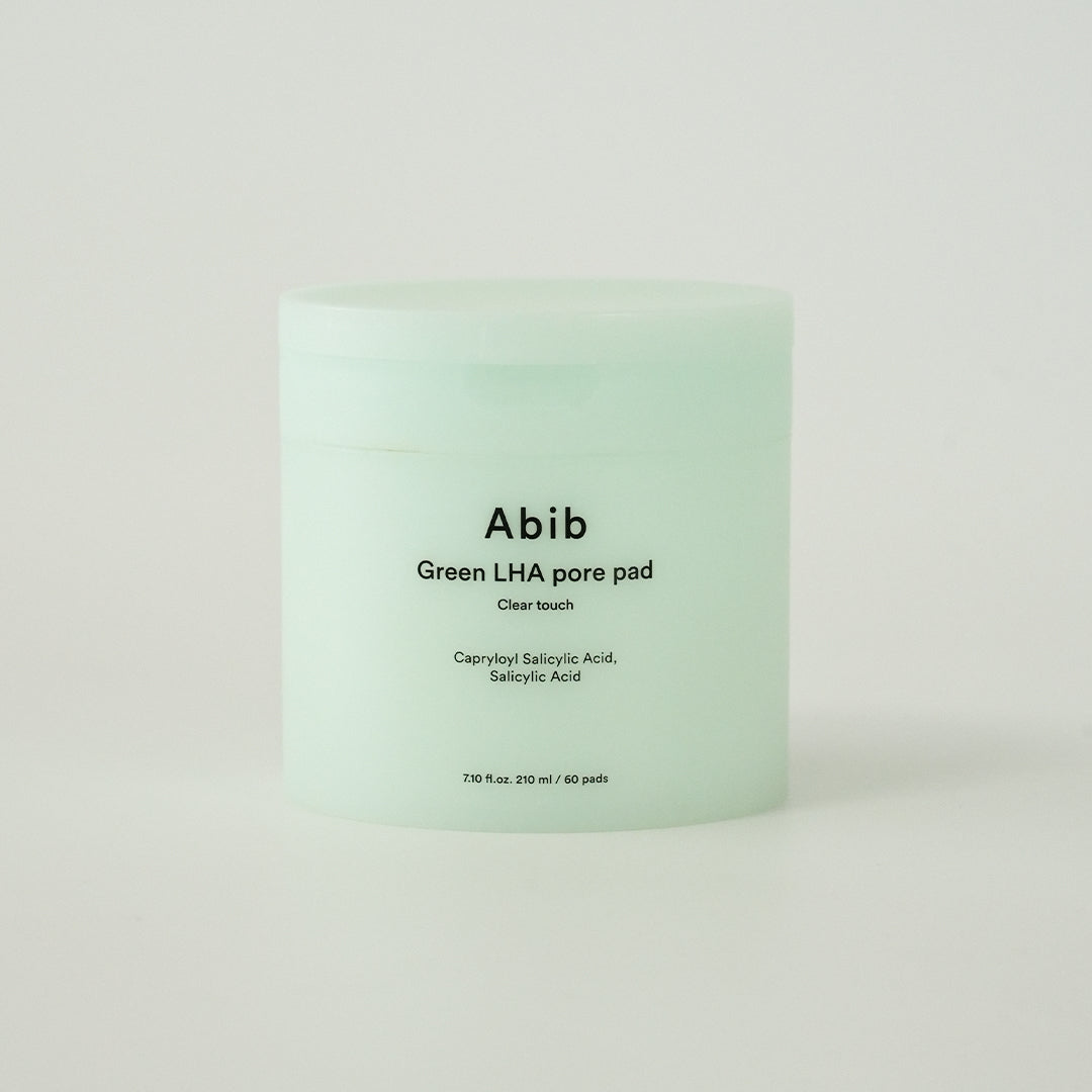 ProtoClinical k-beauty pale aqua beauty graphic with a soft green center on a light background.