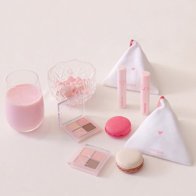 ProtoClinical k-beauty rom&nd BETTER THAN EYES W03 DRY STRAWBERRY single square eyeshadow palette with warm peach and brown tones on a light background