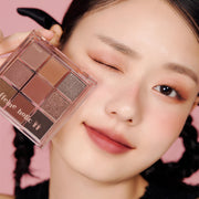 ProtoClinical k-beauty ETUDE Play Color Eyes 9-Color #Caffeine Holic single peach rectangular eyeshadow palette centered between dark brown side panels on a light background