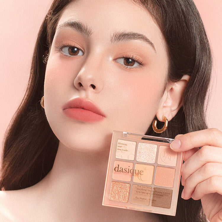 ProtoClinical k-beauty dasique Eyeshadow Palette - 14 Peach Squeeze shown in peach and apricot tones on a white background.