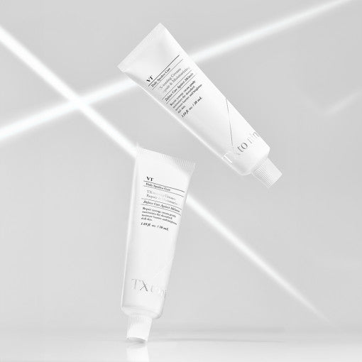 ProtoClinical k-beauty beauty product on a clean light background.