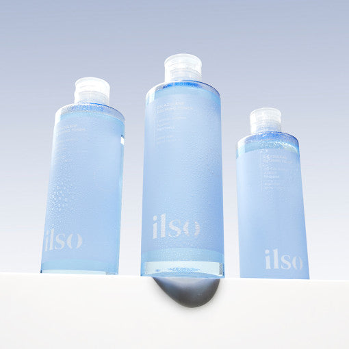 ProtoClinical k-beauty ilso Cicazulene Calming Toner 300ml single upright pale aqua toner bottle centered on a light background with soft gray side shading