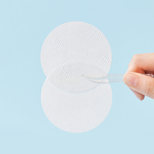 ProtoClinical k-beauty WELLAGE Real Hyaluronic Blue Toner Pad 70pads / 210ml blue toner pad detail graphic with a centered round swatch and light panels
