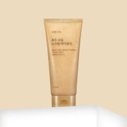 ProtoClinical k-beauty Shingmulnara Walnut Srub Body Wash 200ml single tall body wash bottle centered on a light background.