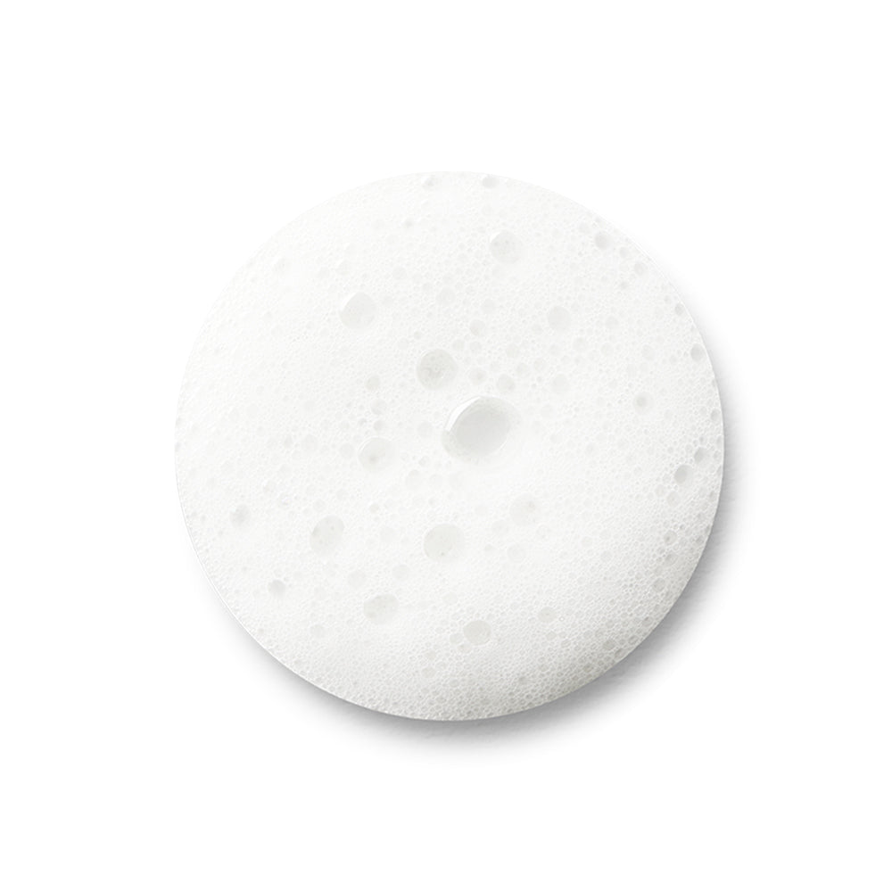 ProtoClinical k-beauty ViveLab Revive Therapy Hair Scalp Enhancing Foam 100ml close-up round white foam swatch with visible bubbles on a light gray background