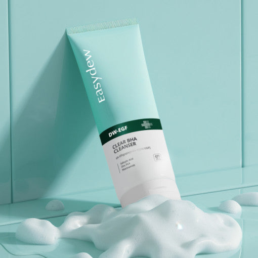 ProtoClinical k-beauty Easydew DW-EGF CLEAR BHA Cleanser 100ml aqua product packaging on a light background.