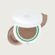 ProtoClinical k-beauty pale cream beauty detail with a dark gray lower center on a light background.