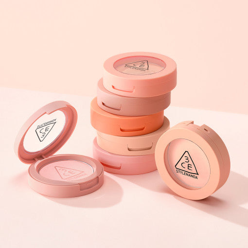 ProtoClinical k-beauty 3CE Face Blush 5g-5.5g single blush compact package centered on a clean white background