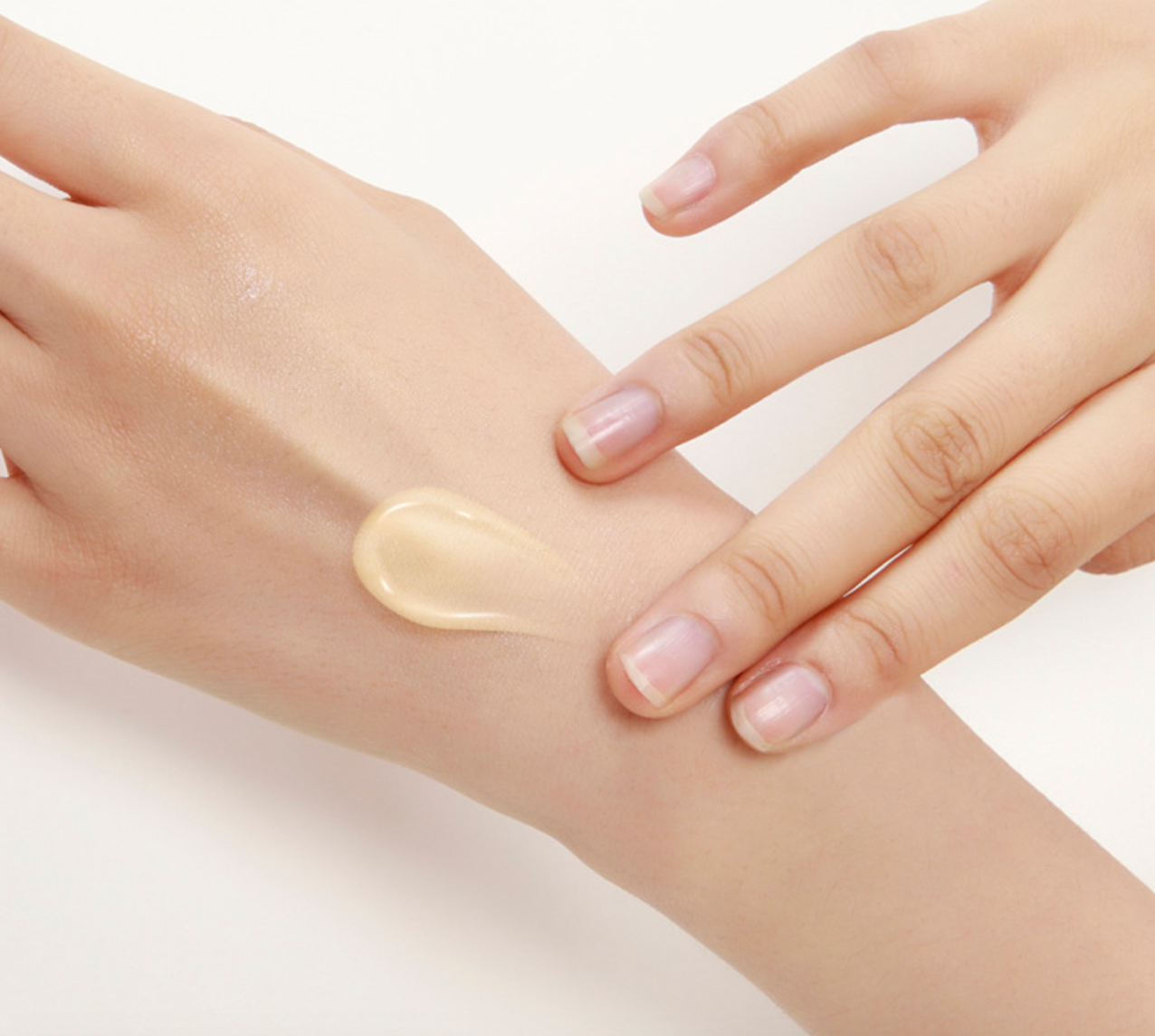 ProtoClinical k-beauty THE FACE SHOP Rich Hand V Soft Touch Hand Lotion 200ml single peach-beige hand lotion bottle standing upright on a white background with pale blue and peach side shading