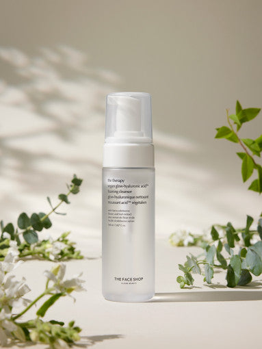 ProtoClinical k-beauty The Face Shop The Therapy Vegan Glow Hyaluronic Acid Foaming Cleanser 150ml single cleanser tube on a clean white background