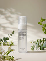ProtoClinical k-beauty The Face Shop The Therapy Vegan Glow Hyaluronic Acid Foaming Cleanser 150ml single cleanser tube on a clean white background