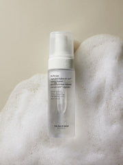 ProtoClinical k-beauty The Face Shop The Therapy Vegan Glow Hyaluronic Acid Foaming Cleanser 150ml single cleanser tube on a clean white background