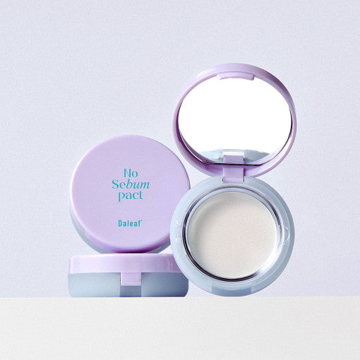 ProtoClinical k-beauty Daleaf Glam Sebum Hair Pact 5g single square hair pact compact centered on a pale lavender background.