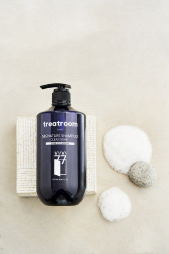 ProtoClinical k-beauty treatroom Signature Shampoo 1077ml #CLEAN SOAP single tall shampoo bottle centered on a white background.
