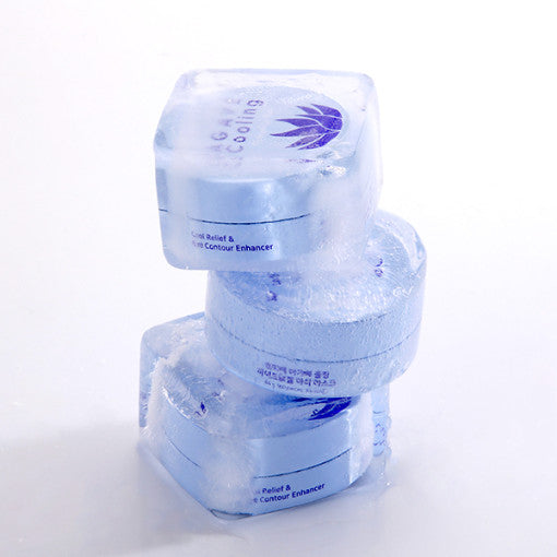 ProtoClinical k-beauty PETITFEE Agave Cooling Hydrogel Eye Mask 80g (60 Patches) deep blue eye mask package standing upright on a light background with soft cream side shading