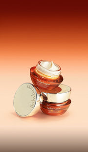 ProtoClinical k-beauty Sulwhasoo Concentrated Ginseng Rejuvenating Eye Cream 15ml detail image in warm red and beige tones.