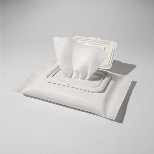 ProtoClinical k-beauty innisfree Olive Vitamin E Real Cleansing Tissue 150g (30ea) single cleansing tissue package shown upright with a visible front label on a light background