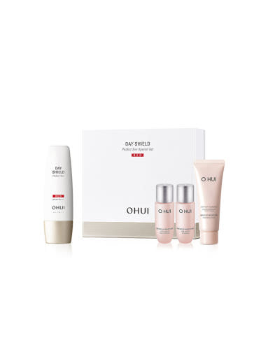 ProtoClinical k-beauty light beige cosmetic product on a light background.