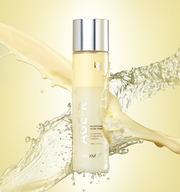 ProtoClinical k-beauty MEDICUBE: Age-r Glutathione Glow Toner (140ml) tall beige bottle centered vertically with a darker lower section and soft lavender side accents on a light background.