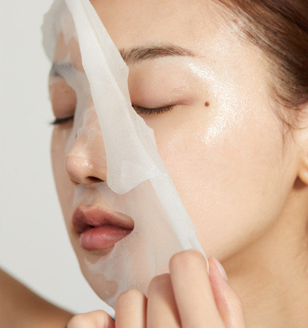 ProtoClinical k-beauty MEDICUBE: Super Cica Daily Quick Mask 350g/ (30Units) dark green rectangular mask tub with a white front label on a clean white background