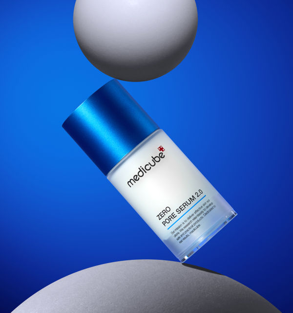ProtoClinical k-beauty MEDICUBE: Zero Pore Serum 2.0 (37ml) single upright blue serum bottle centered on a deep blue background with a lighter blue glow