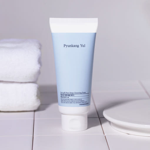 ProtoClinical k-beauty [Pyunkang Yul] Low pH Pore Deep Cleansing Foam 100ml shown in a close packshot with the cleanser package and printed front label visible on a white background