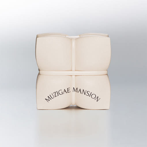 ProtoClinical k-beauty MUZIGAE MANSION Sleek Water Cushion 15g (5-type) single square cushion compact in soft beige tones centered on a white background.