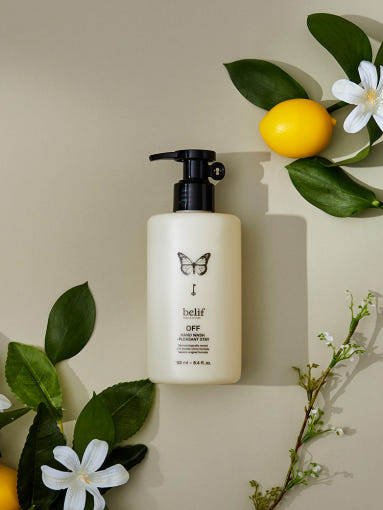 ProtoClinical k-beauty beauty product on a light background.