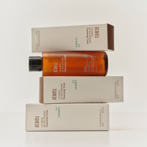 ProtoClinical k-beauty acwell Licorice pH Balancing Cleansing Toner 150ml single upright toner bottle in dark brown packaging on a light background.