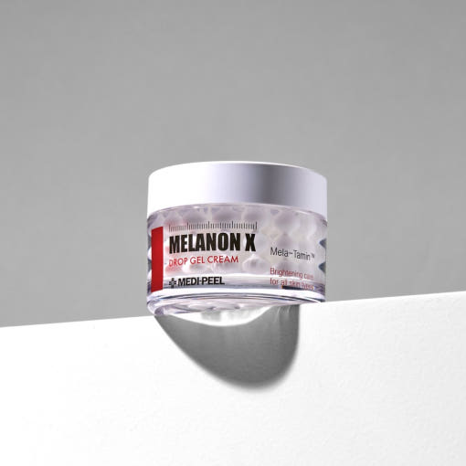 ProtoClinical k-beauty beauty product visual on a light background.