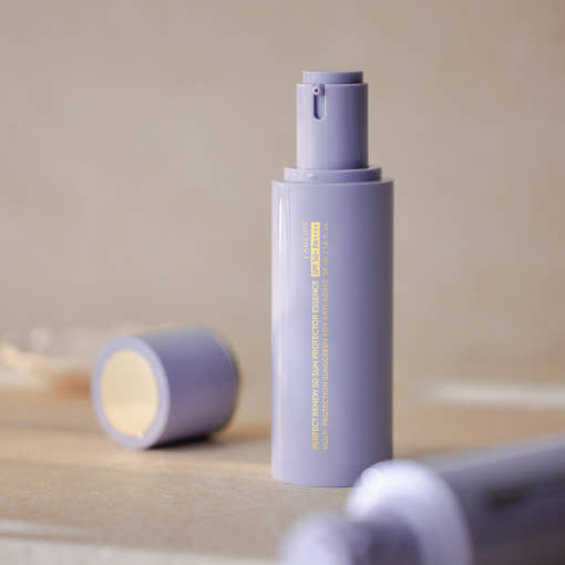 ProtoClinical k-beauty LANEIGE Perfect Renew 5D Sun Protector Essence SPF50+PA++++ 50ml product detail on a clean background.