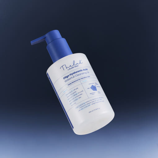 ProtoClinical k-beauty [THE LAB by BLANC DOUX] Oligo Hyaluronic Acid Waterfull Cleansing Oil 200ml single upright product package centered on a white background with visible front label details.