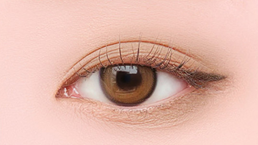 ProtoClinical k-beauty BBIA Ready To Wear Eye Shadow 3g taupe-brown eye shadow swatch centered on a soft pink background