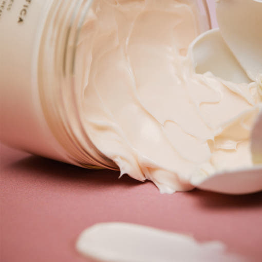 ProtoClinical k-beauty AROMATICA Mellowness Oil In Body Cream Magnolia & Sandanwood 200g single body cream package centered on a clean white background in a square product shot