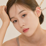 ProtoClinical k-beauty Dinto Wooncho Blur-Glowy Foundation 25ml single upright foundation bottle centered on a clean white background