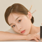 ProtoClinical k-beauty Dinto Wooncho Blur-Matte Foundation 25ml single upright foundation bottle centered on a clean white background
