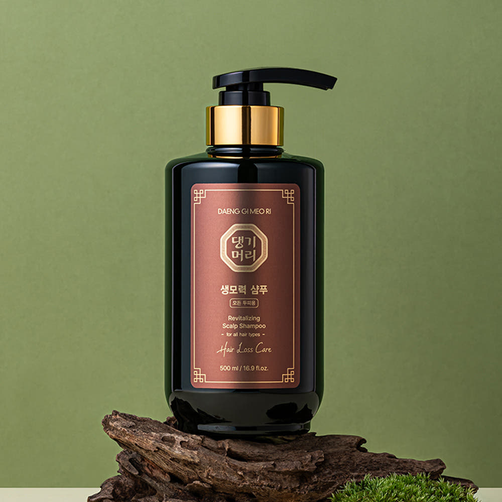 ProtoClinical k-beauty [Daeng Gi Meo Ri] Revitalizing Scalp Shampoo (For All Hair Types) Hair Loss Care 500ml as a single dark brown bottle silhouette centered on a muted green and beige background